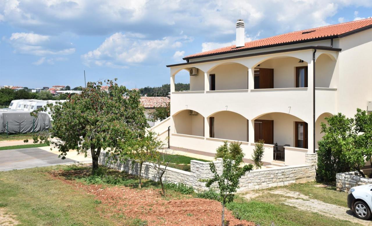 Apartmani Diana Novigrad Istria Exterior foto