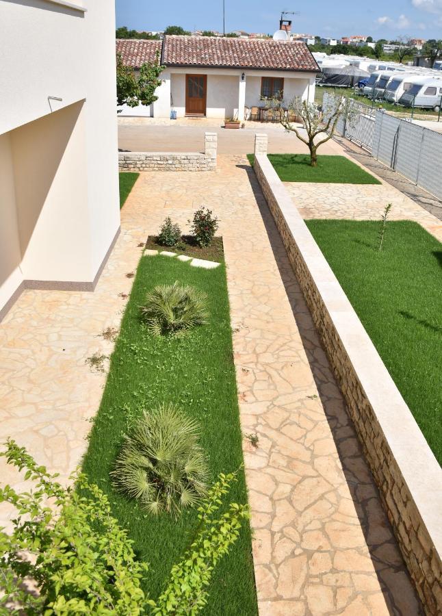 Apartmani Diana Novigrad Istria Exterior foto