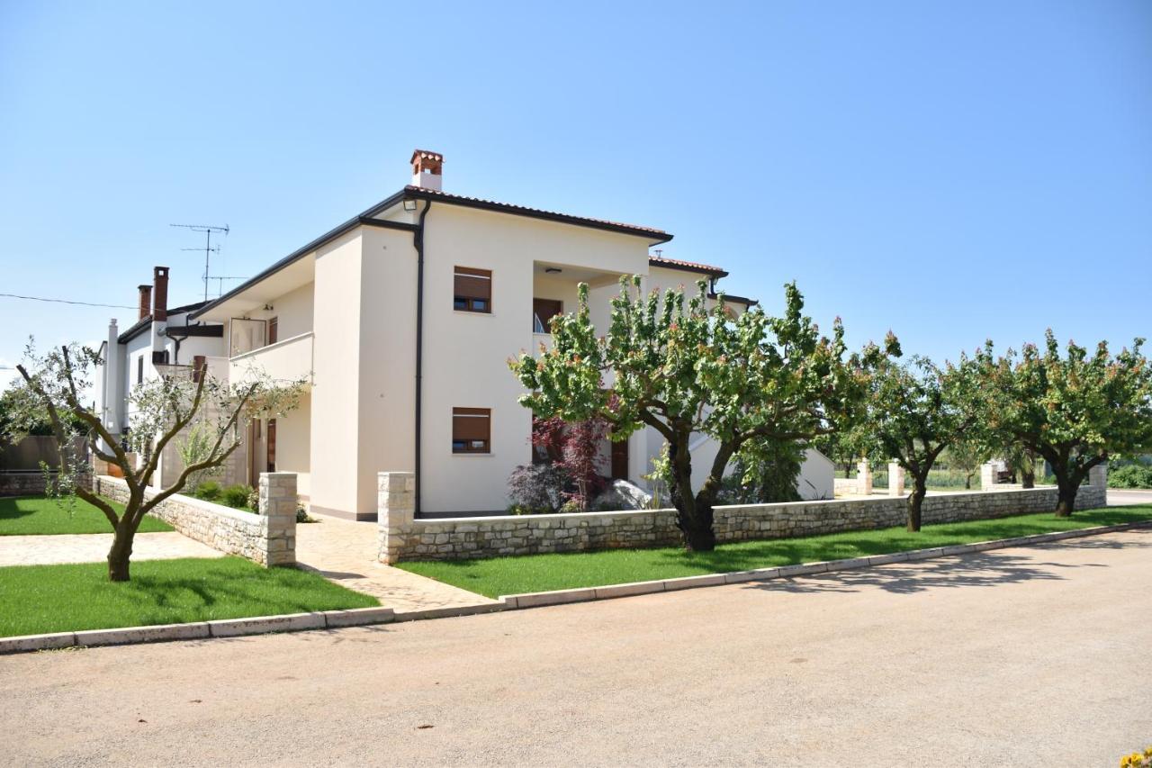 Apartmani Diana Novigrad Istria Exterior foto
