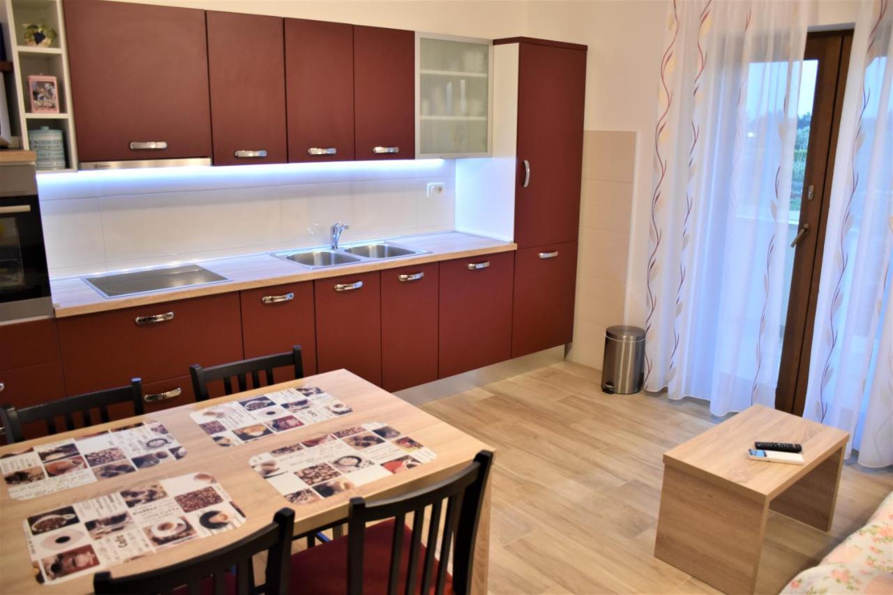 Apartmani Diana Novigrad Istria Exterior foto