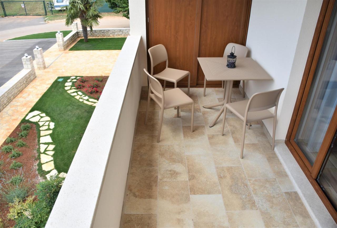 Apartmani Diana Novigrad Istria Exterior foto