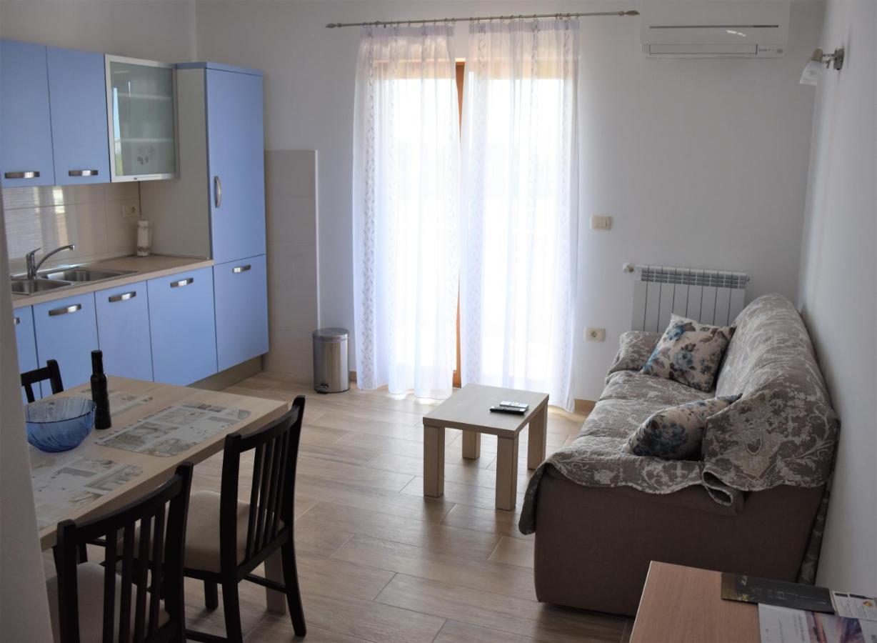 Apartmani Diana Novigrad Istria Exterior foto